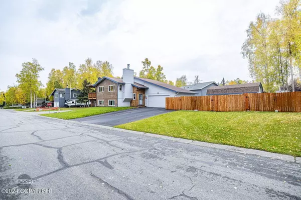 17707 Kiloana CIR, Eagle River, AK 99577