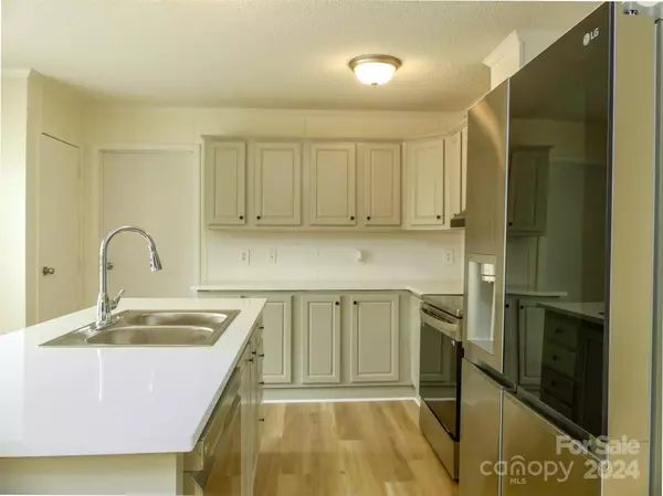 63 Tar Heel LN, Columbus, NC 2872