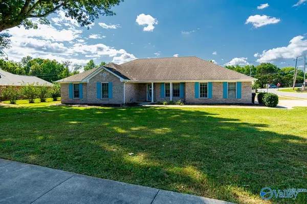 100 Clubhouse Lane, Madison, AL 35757