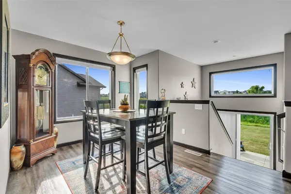 3821 Gemstone RD, Marion, IA 52302