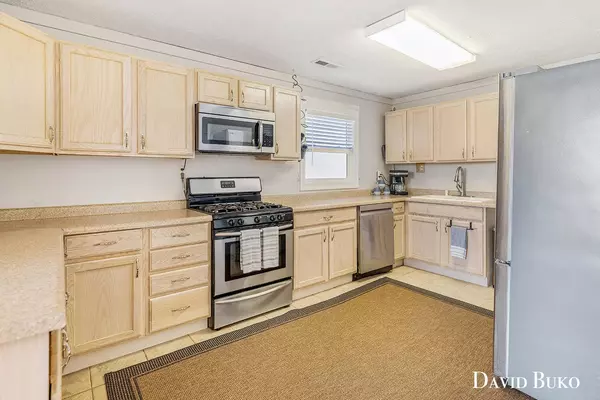 662 Lakeview Drive, Lake Odessa, MI 48849