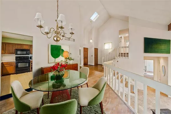 8029 Hallet ST, Lenexa, KS 66215