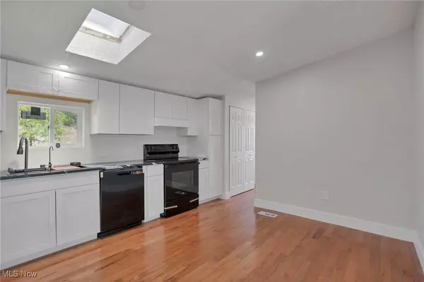 26 Vine ST, Newark, OH 43055