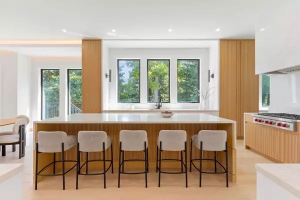 52 Sharpe Rd, Newton, MA 02468