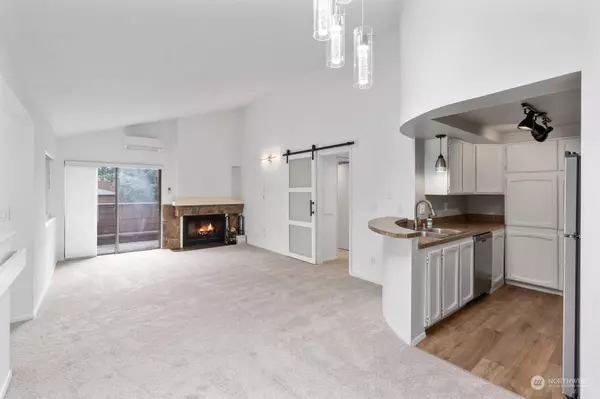 11504 NE 128th St #5, Kirkland, WA 98034