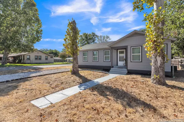 401 AERO AVE, Schertz, TX 78154-1805