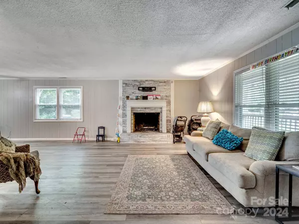 501 King Edward RD, Charlotte, NC 28211