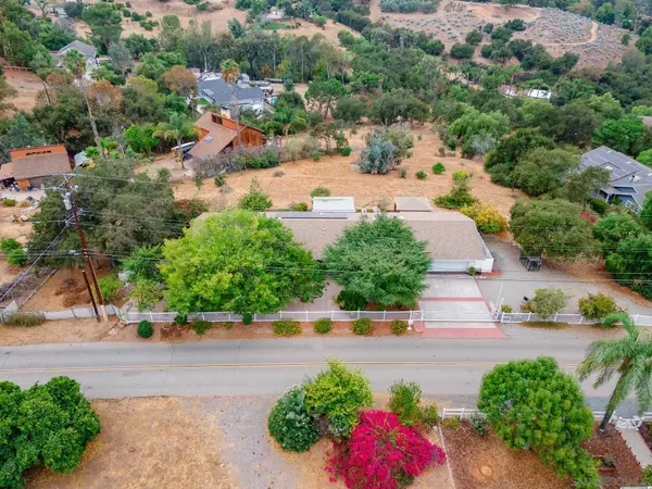 1032 Riverview Dr, Fallbrook, CA 92028