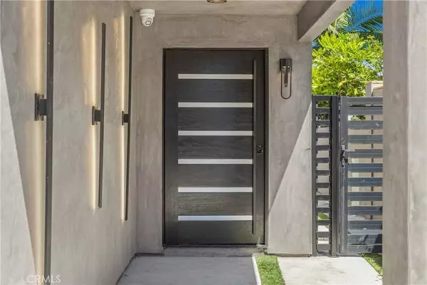 16662 Intrepid LN, Huntington Beach, CA 92649