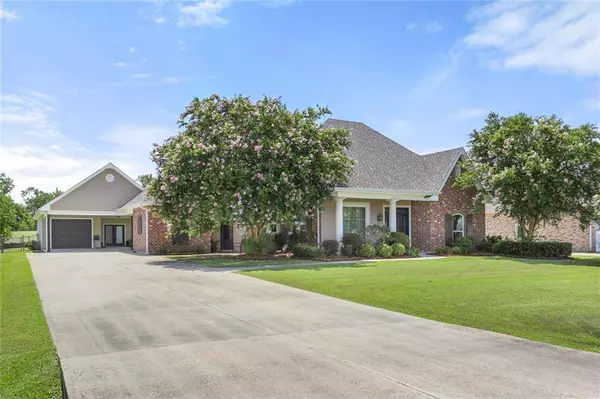 101 SHAMROCK DR, Des Allemands, LA 70030