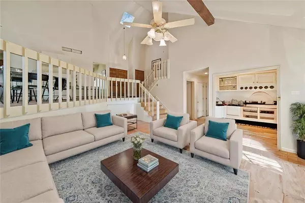 8029 Hallet ST, Lenexa, KS 66215