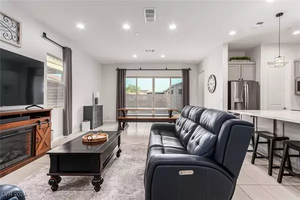 715 Cadence View Way, Henderson, NV 89011