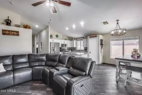 4944 E SHAPINSAY Drive, San Tan Valley, AZ 85140