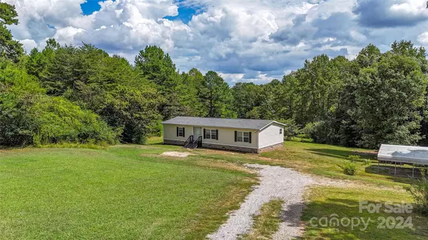 63 Tar Heel LN, Columbus, NC 2872