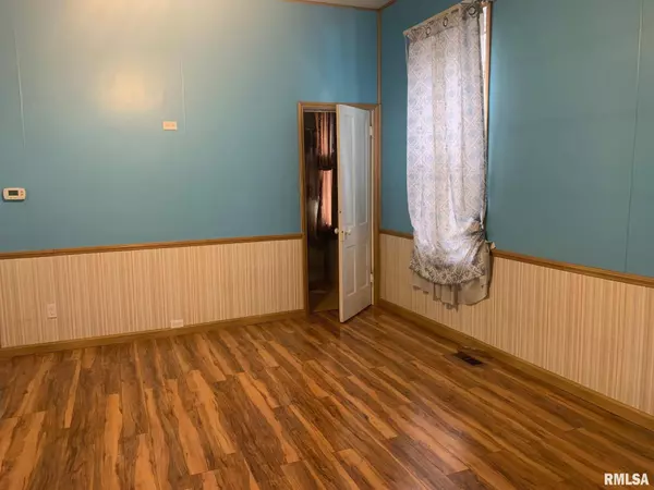 1428 ELM ST, Quincy, IL 62301