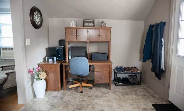 1 Webster Ave, Westfield, MA 01085