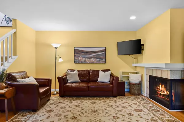 17 Red Maple Trail, Madison, WI 53715