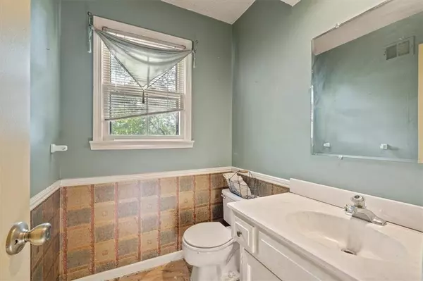 8029 Hallet ST, Lenexa, KS 66215