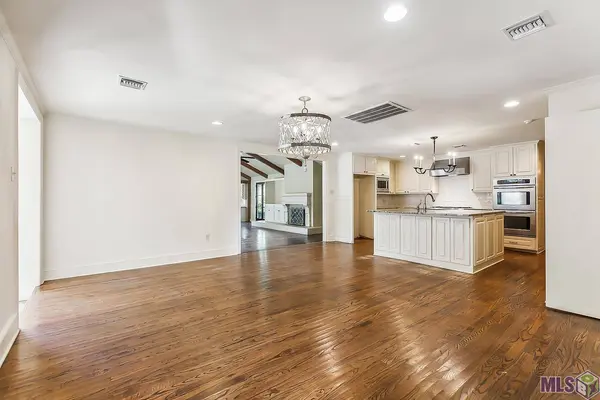 1744 LONGWOOD DR, Baton Rouge, LA 70808