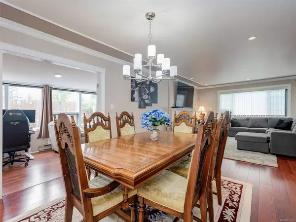 4269 Grange Rd, Saanich, BC V8Z 4V9