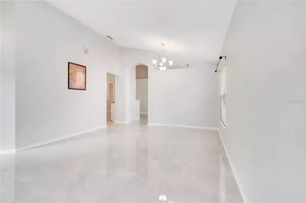 1910 HAMMOCK MOSS DR, Orlando, FL 32820