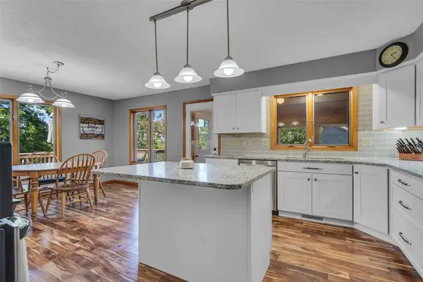 1930 Greentree CT NW, Cedar Rapids, IA 52405