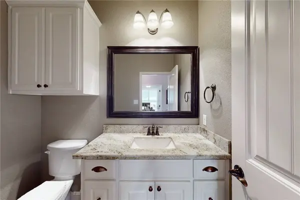 15612 Shady Brook LN, College Station, TX 77845