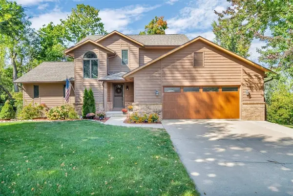 1930 Greentree CT NW, Cedar Rapids, IA 52405