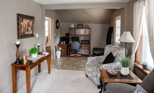 1 Webster Ave, Westfield, MA 01085