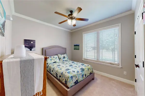 15612 Shady Brook LN, College Station, TX 77845