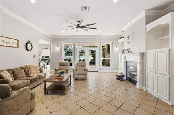 101 SHAMROCK DR, Des Allemands, LA 70030