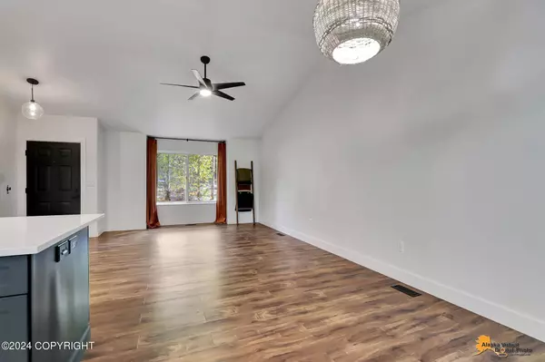 22510 Inlet Vista DR, Chugiak, AK 99567