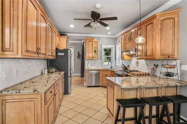 101 SHAMROCK DR, Des Allemands, LA 70030