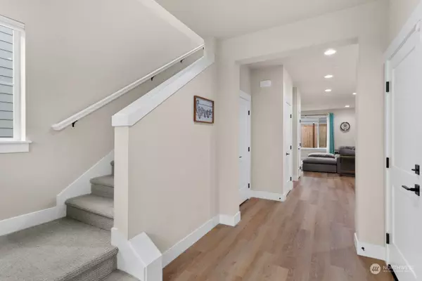 211 B 151st ST SW, Lynnwood, WA 98087