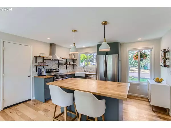 10955 SW 82ND AVE, Portland, OR 97223