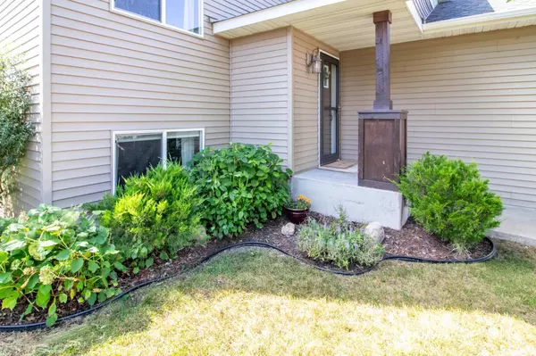 678 Brianna DR, Sartell, MN 56377