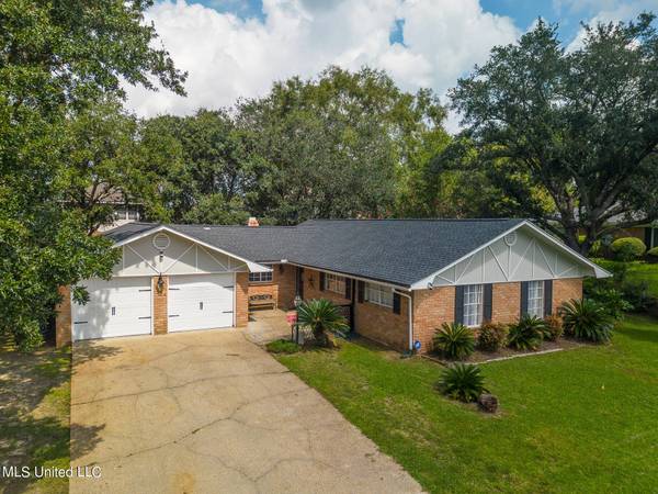 12487 Lakeland Court, Gulfport, MS 39503
