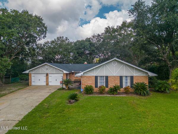 12487 Lakeland Court, Gulfport, MS 39503