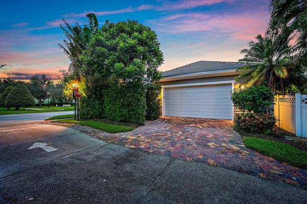 1363 Dakota DR, Jupiter, FL 33458