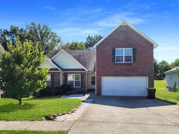 3495 Oak Creek Dr, Clarksville, TN 37040