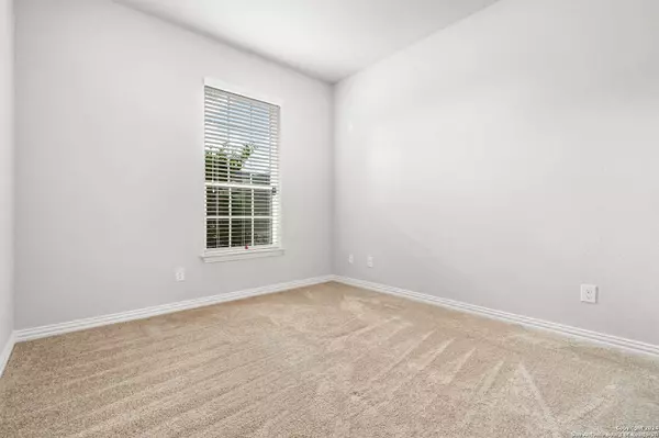 7926 DEEPWELL DR, San Antonio, TX 78254-1894