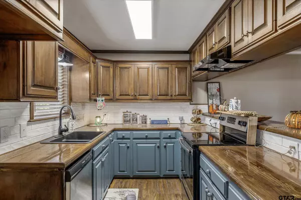 2319 County Road 3718, Athens, TX 75752