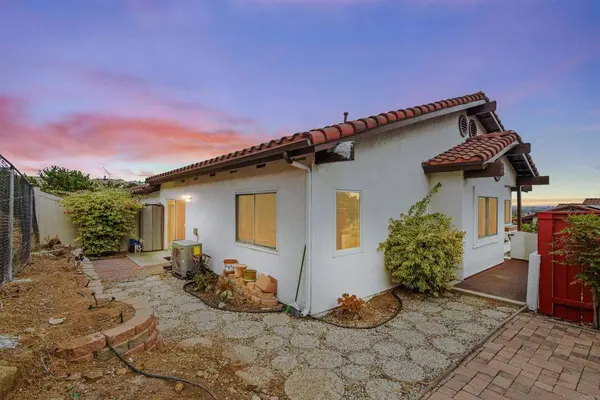 3932 Murray Hill Road, La Mesa, CA 91941