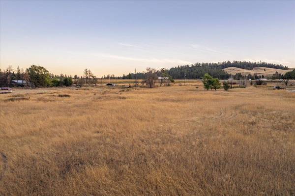 13808 W Taylor Rd, Cheney, WA 99004