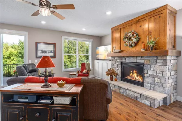 651 Maple CT, New Richmond, WI 54017