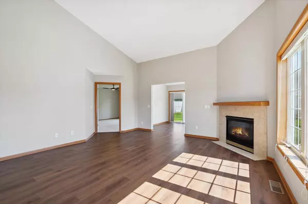 17277 Deerfield DR SE, Prior Lake, MN 55372