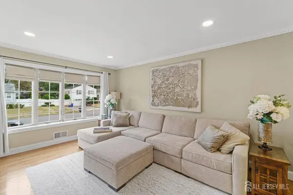 199 W Elmwood DR W, South Plainfield, NJ 07080