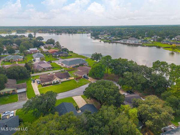 12487 Lakeland Court, Gulfport, MS 39503