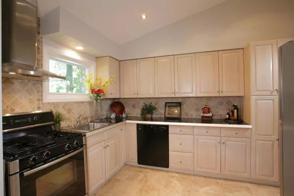 85 S Grove Ave, Woodbridge Twp., NJ 08861