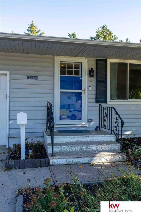 12688 B Street, Omaha, NE 68144